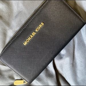 Michael Kors Wallet - COPY